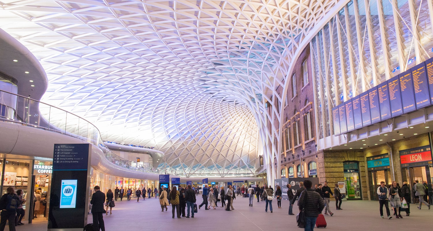 Střecha nádraží Kings Cross v Londýně